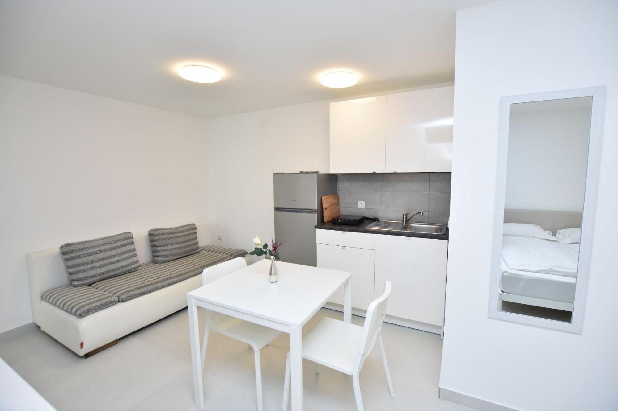 Apartments Leonardo Primosten Ngoại thất bức ảnh